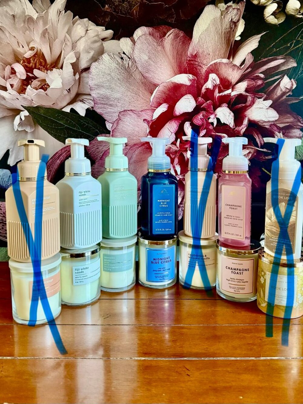 Choose your Scent NEW 2-Pc Single Wick Candle & Foaming Hand Soap BBW